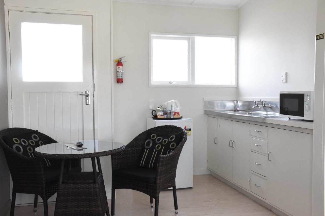 Featherston Motels And Camping Exterior foto