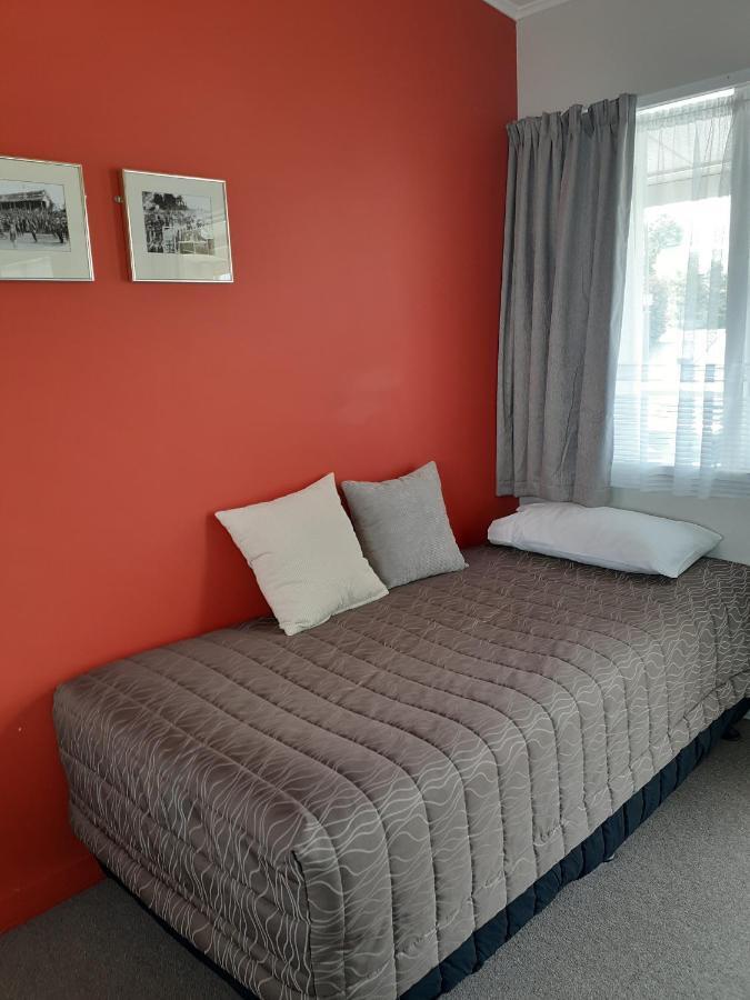 Featherston Motels And Camping Exterior foto